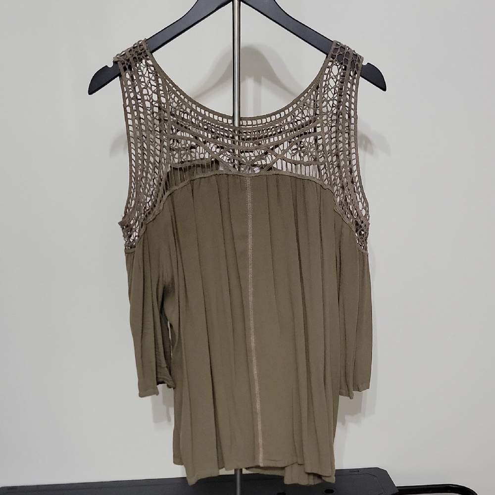 New York & Company Green Pleated Embellished Tank Top